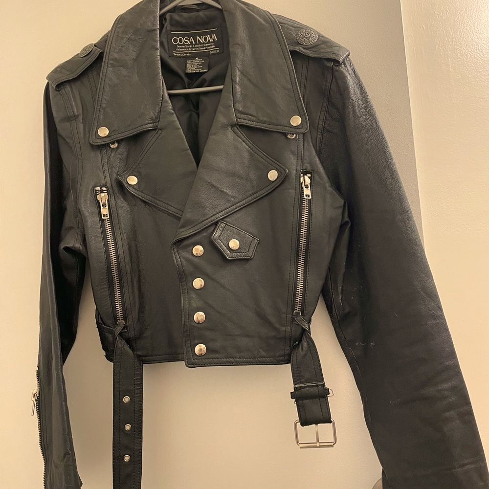Leather leather jacket.